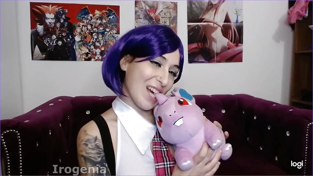 Studentka Egirl Bawi Się Swoim Dildo