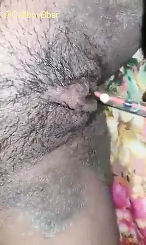 Desi chica mostrando su aguada COÑO