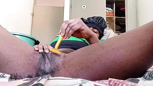All man like clean pussy let's shave my pussy
