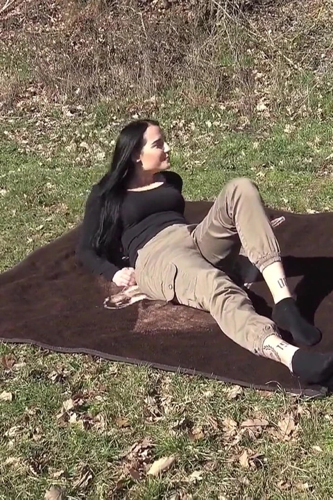 莱西的第一次户外口交!