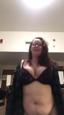 Thick brunet dancer