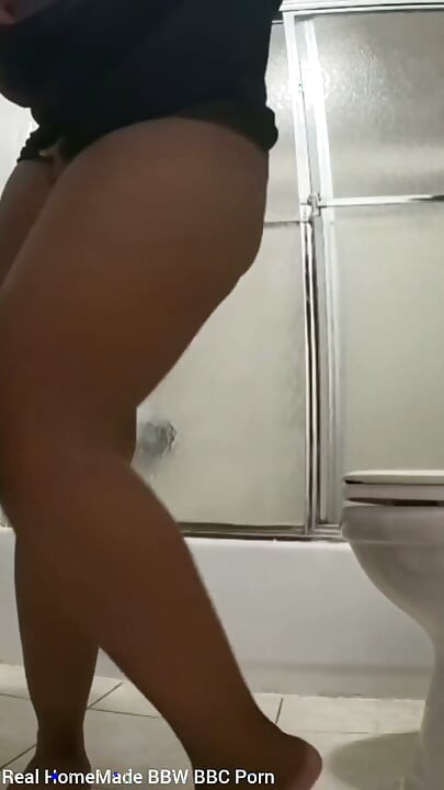 Legs Trembling Hold My Pee as Long as I Can Pissing
