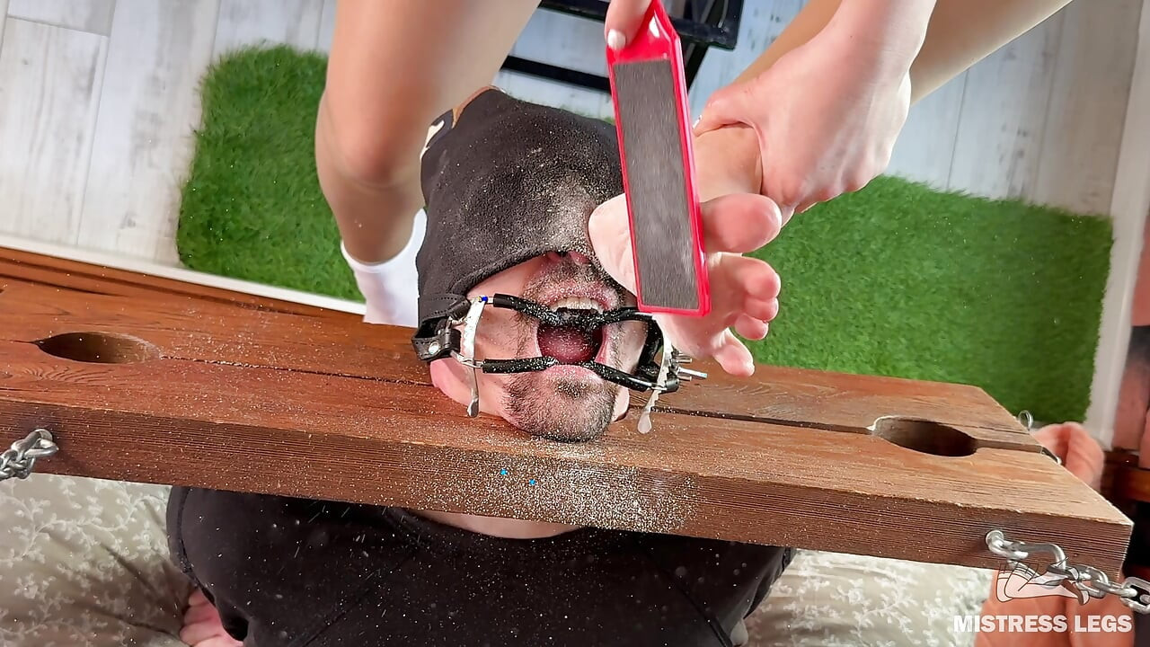 Foot Dust Feast Pedicure Scrapings Straight Into Slave's Mouth