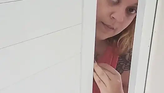 Yeni Komşu Misafirperverliğimin En Iyilerini Hak Ediyor