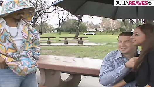 Горячей девушке тугую киску уничтожает хуище, жесткие тяги