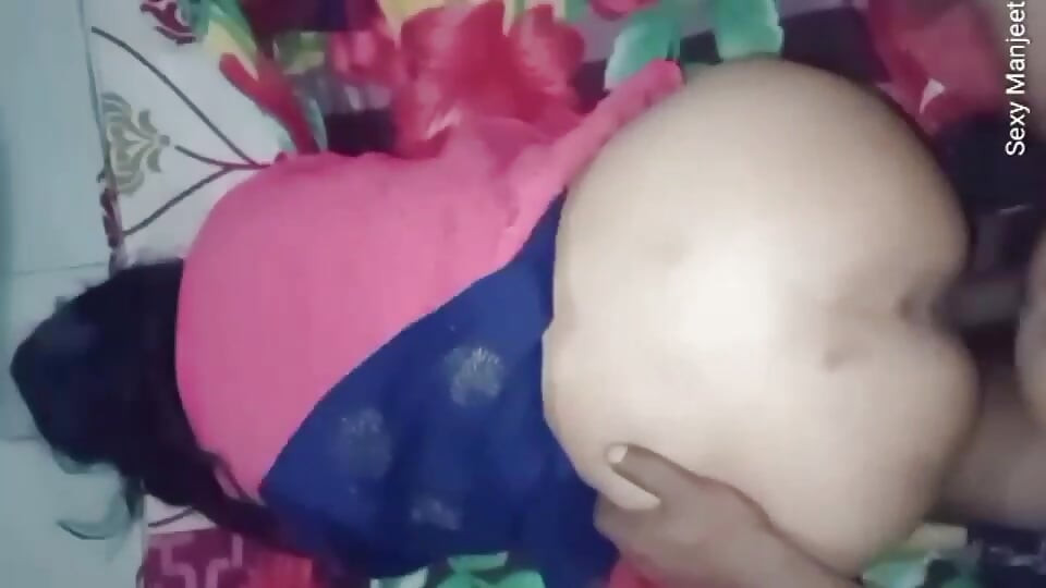 Isteri seksi saya berkongkek begitu keras pada waktu pagi