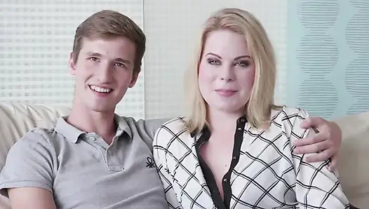 Adry berty ngentot kontol cowok berengsek sambil dientot sama pria lain sambil ditonton suaminya