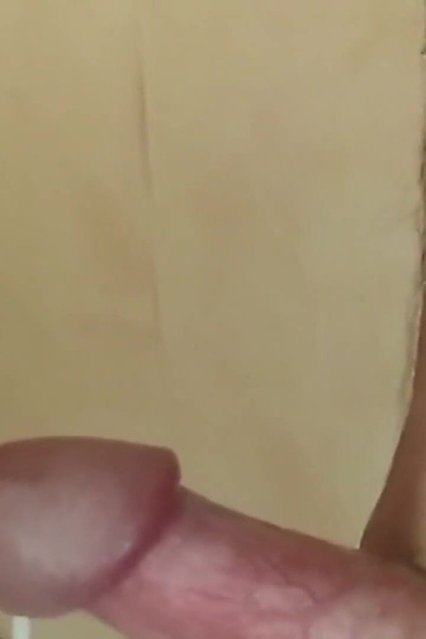 11 komen klaar in de mond van een dikke teef