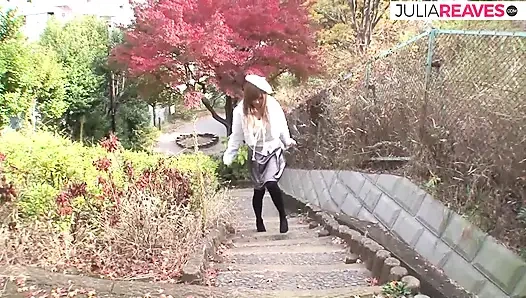 Seksi hatun büyük bir yarağı emiyor ve amına sokuyor