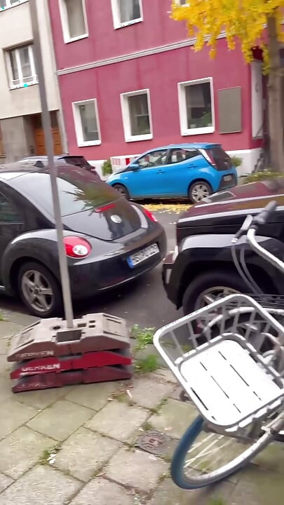 ランジェリーやストッキングでの公共歩道と露出