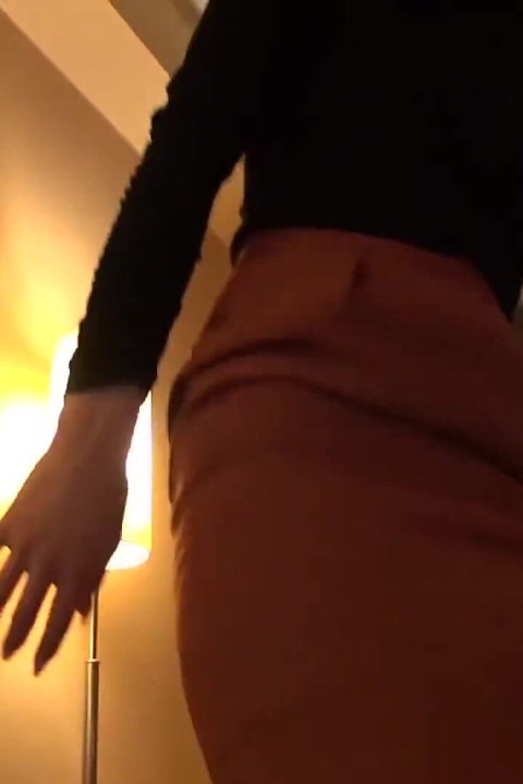 Beautiful Divorcee's Handjob and Her Most Captivating Pleasure Expressions -part.1