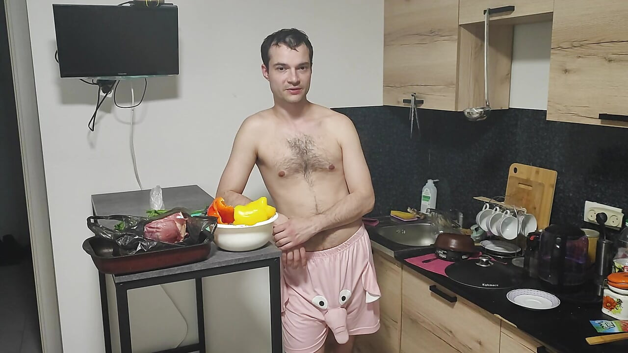 Erotic preparation of shurpa, I almost cum myself 2 times