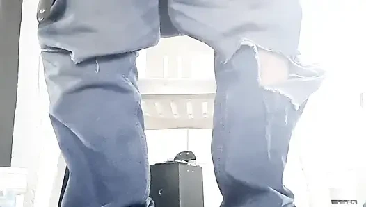 Güne başlamak için bir horoz çekişi.