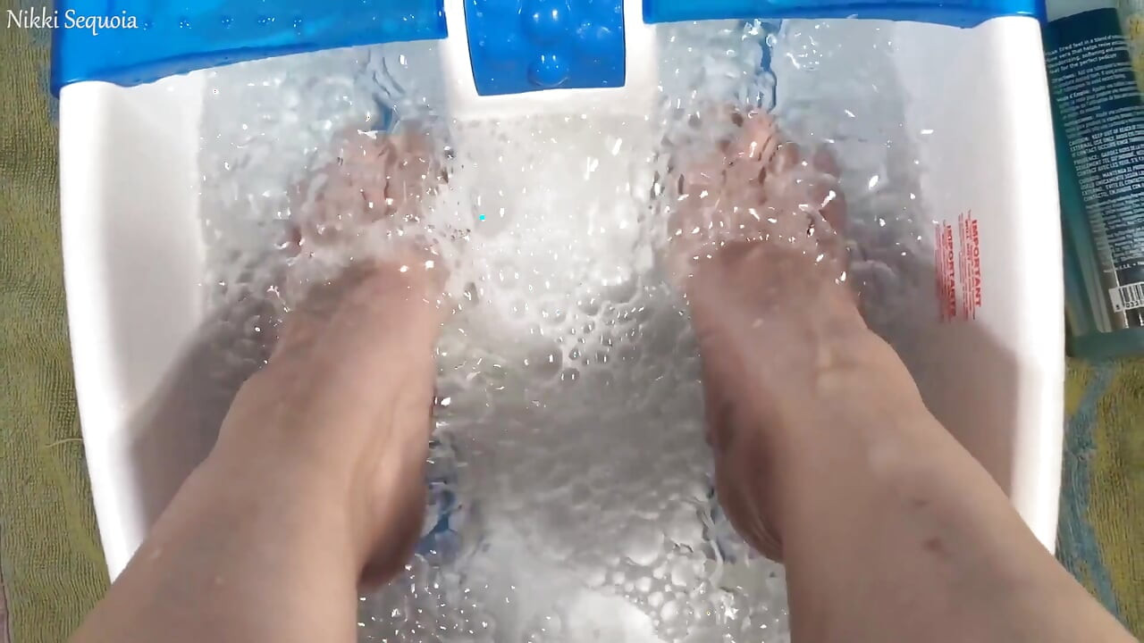 Foot Soak Toe Wiggle