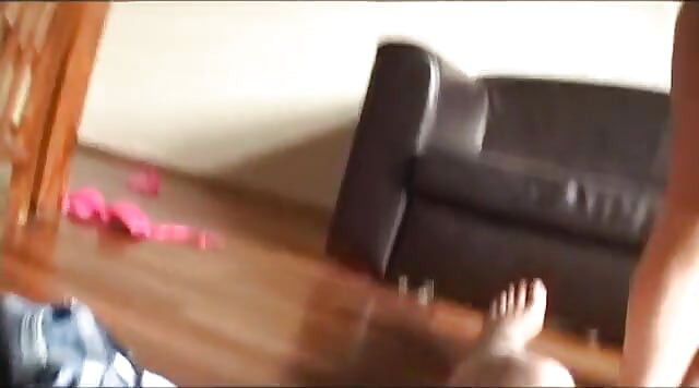 Jugando con su juguete y su polla