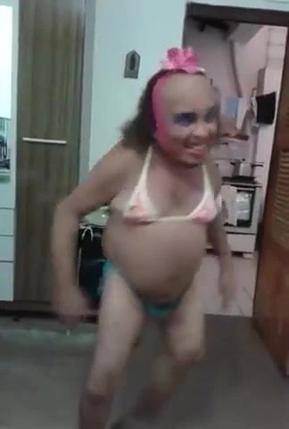 Pitică transsexuală
