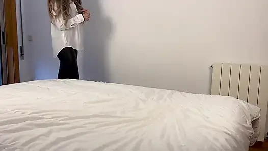 Stiefschwester mit einem plug in den arsch erwischt, harter fick doggystyle, blowjob-Lederhose