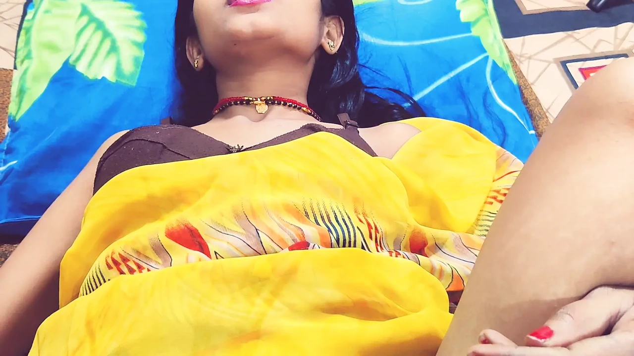 我的继妹生气了，我们共用一张单人床，完整的印地语音频