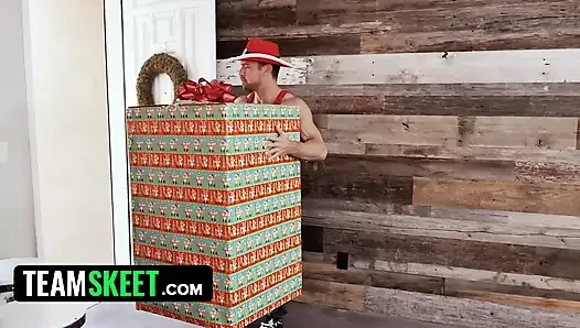 Cewek paling hot merayakan natal seperti musim terbuka untuk ngentot habis-habisan