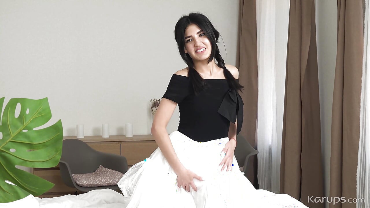 A Girl Worth Cumming for