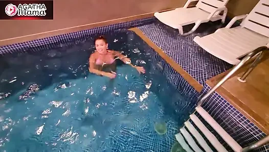Agatha motel ateşli havuzda artı patlayıcı sikişten önce mükemmel sakso