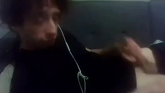 Diz çök, şimdi! Sürtük ağzınla beni em ve tap!! Olması gerektiği gibi!