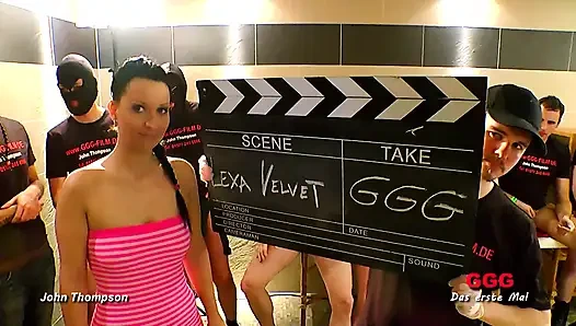 Lexa Velvet Жаждет Гэнгбэнга С Глотанием Спермы