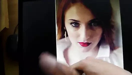 Sophie Turner boşalma anısına 3
