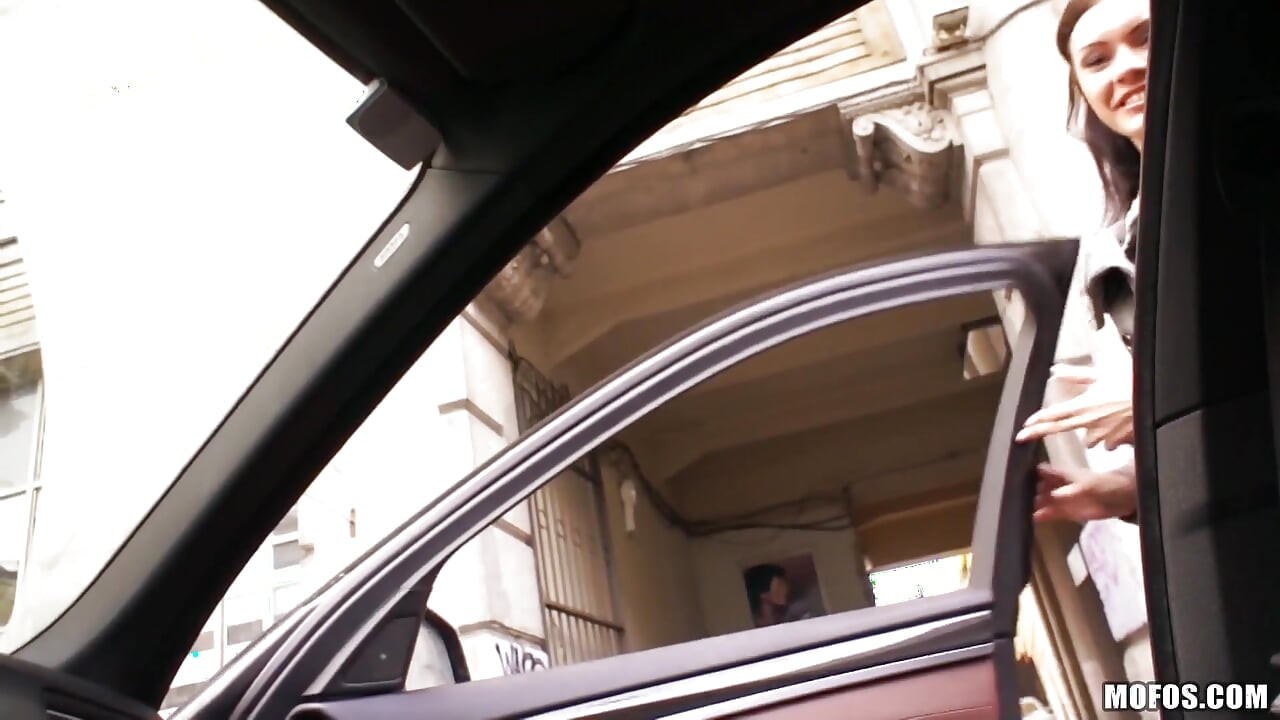 Mofos - Gorgeous Rebellious Babe Kitana Offers Her Tight Ass & Pussy to the Taxi Driver Timo for Free Rides