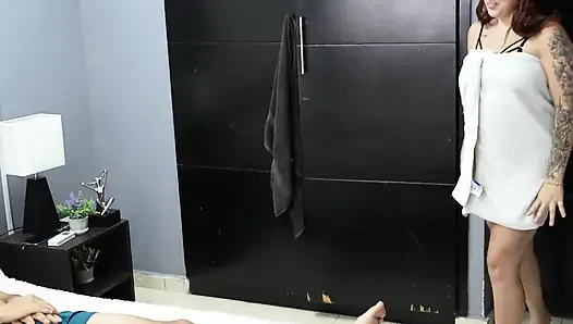 Juliet, üvey kardeşinin penisine biniyor