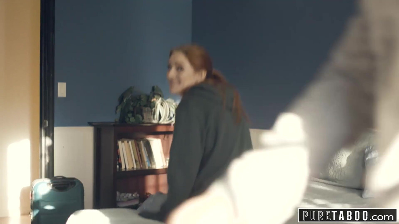 純粋なタブー義理の両親と義理の兄が新しい妹を歓迎