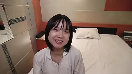 Part 1 "If you give birth healthily..." A slender wife with a strong desire to get pregnant and a strong sexual desire! Pregnancy copulation with Izumi (28), who is begging strongly!