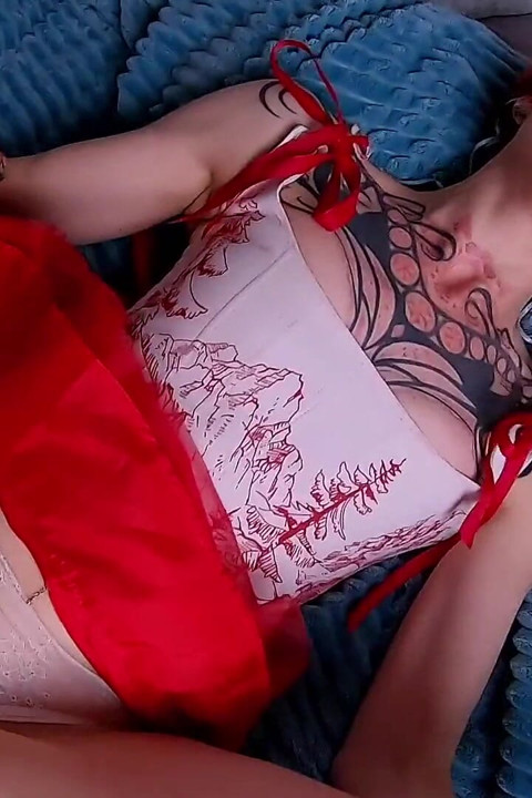 Teman wanita miang saya dalam korset suka dikongkek lubang kecilnya