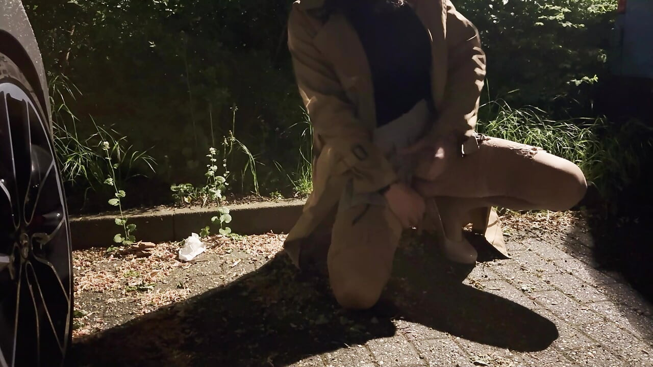 Une éjaculation sauvage et soudaine dans des collants en nylon