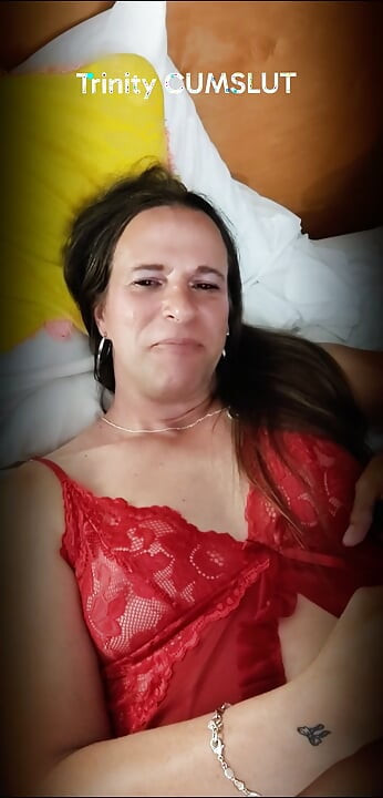 Trinity cumslut me alimenta