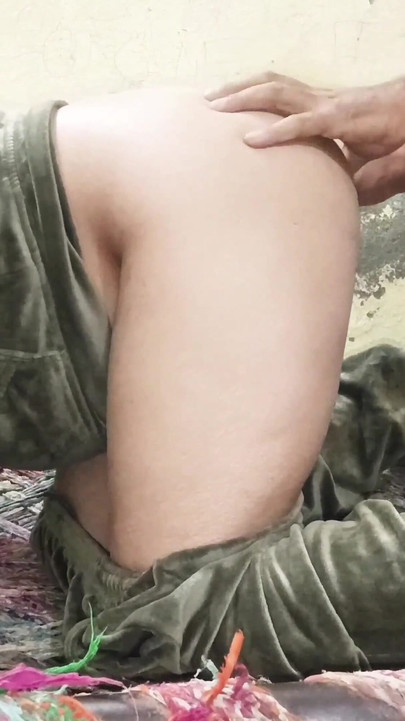 Làm tình qua đường lỗ hậu mùa đông