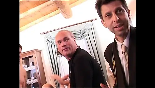 Homemade - grup seks anal cewek nakal ini dientot habis-habisan sampai dicrot di mulut