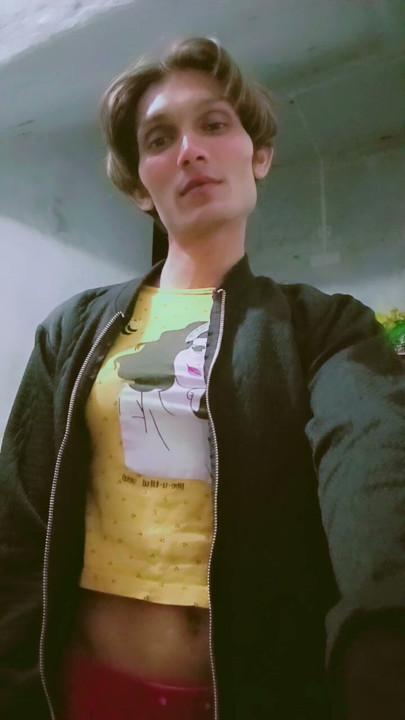 Dressing fun alone