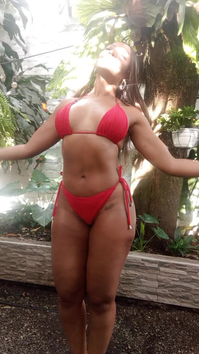 I only give my best smiles to the men who deserve them. Are you one?