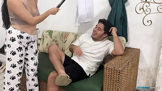 Ev arkadaşım yarağımı götünde istiyor!