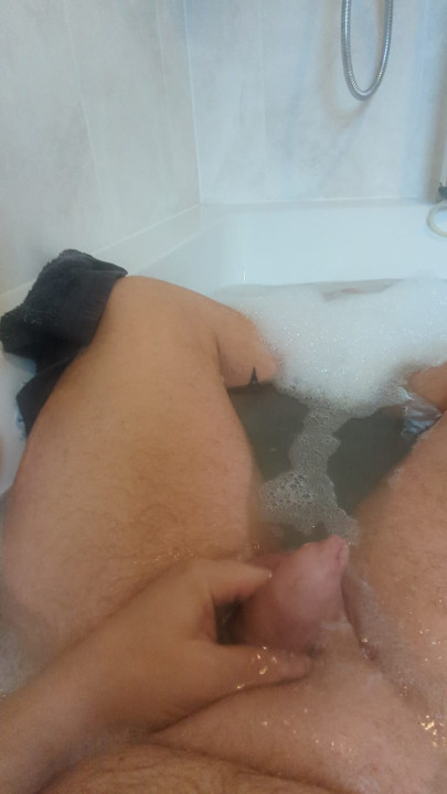 老婆在外面洗澡