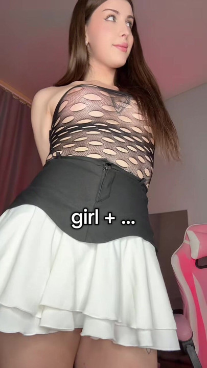 Mały penis zaczyna się ostro