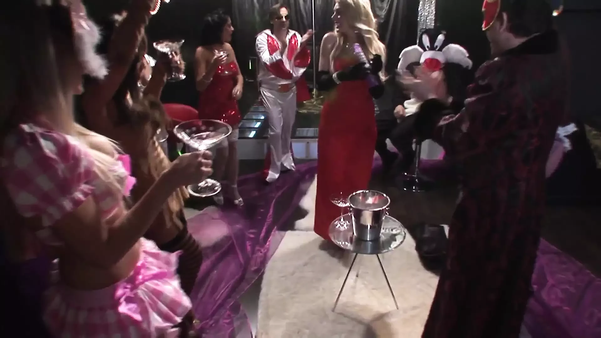 Il sesso di gruppo con Rio Mariah e Stacey Saran sono amanti puttane