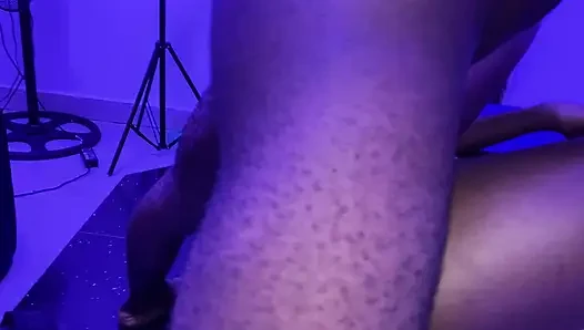 Aku ngentot memek sempit sahabatku habis-habisan sama kontol besar pria kulit hitam