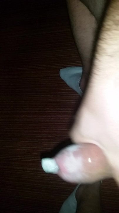 Cumshot in condom
