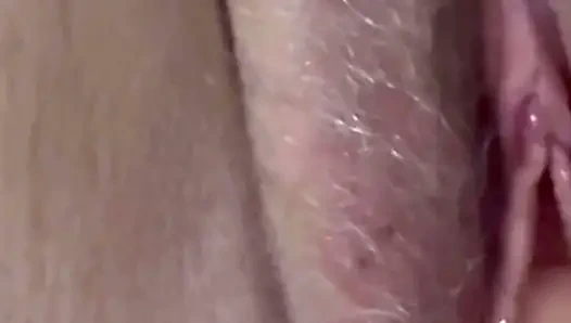 Pov - istri amatir dientot habis-habisan pakai dildo ukuran XL sampai orgasme intens