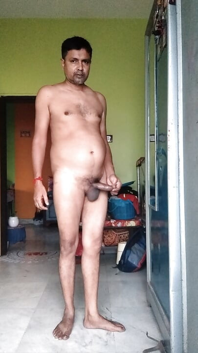 Shamelessly Full nude masturbation.