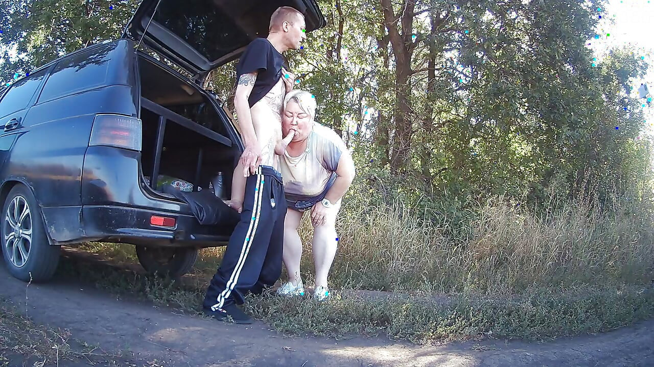 im park ficke ich meine schwiegermutter im doggystyle in ihre muschi, dann in ihren mund und komme zweimal in einer minute