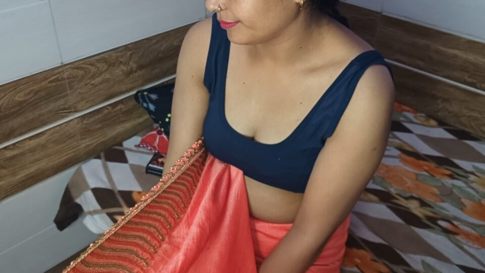 Desi bella Bhabhi ha regalato la figa a suo marito nel loro anniversario di nozze.