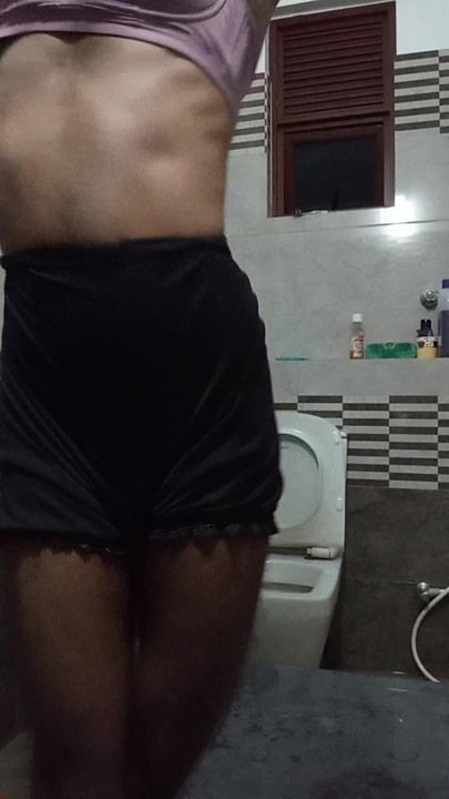 Main bib ti larki hoon mujhe asli larki chaahie.